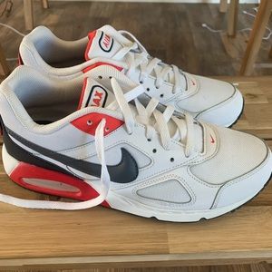 Nike Air Max- size 9